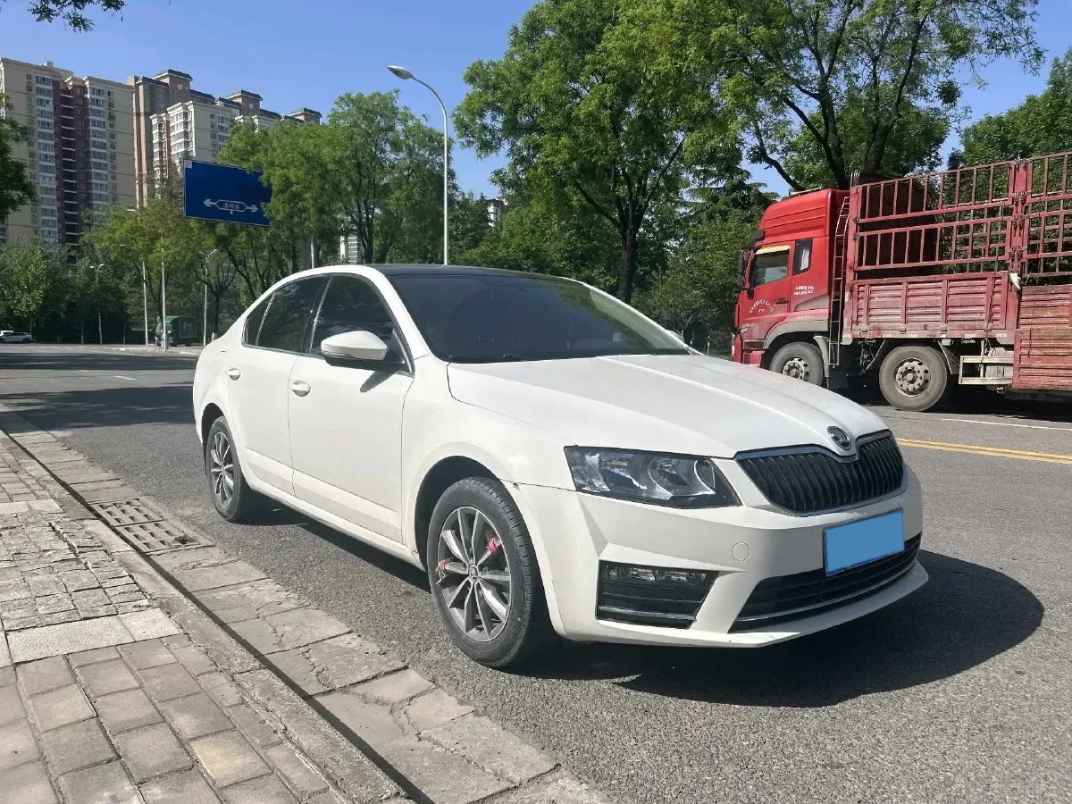 2017 Skoda Octavia 1.6L 110HP L4 6AT,autocango,china used car exporter,china ev exporter,chinese used car exporter,chinese used ev exporter