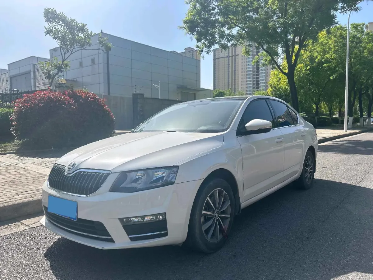 2017 Skoda Octavia 1.6L 110HP L4 6AT,autocango,china used car exporter,china ev exporter,chinese used car exporter,chinese used ev exporter