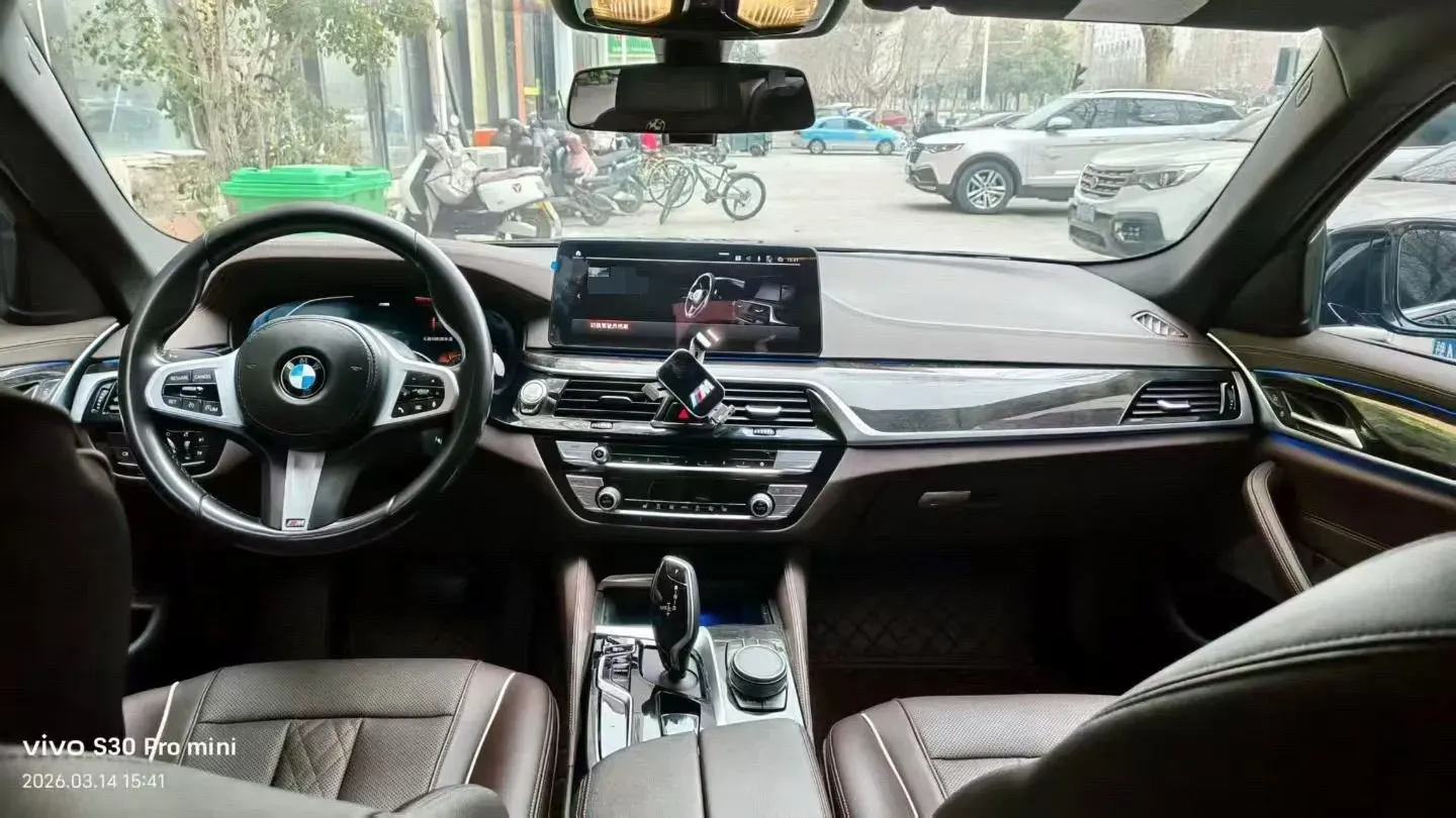 2021 BMW 5 Series 2.0T 184HP L4 8AT,autocango,china used car exporter,china ev exporter,chinese used car exporter,chinese used ev exporter