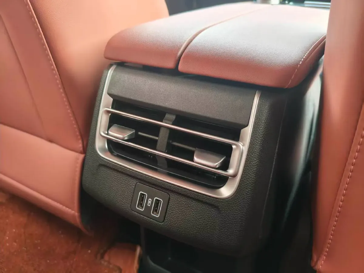 2024 ChangAn CS75 Plus 2.0T 233HP L4 8AT,autocango,china used car exporter,china ev exporter,chinese used car exporter,chinese used ev exporter