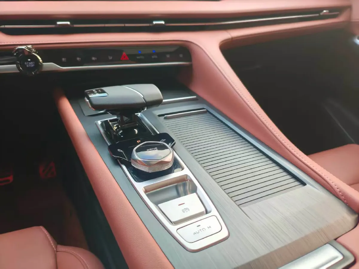 2024 ChangAn CS75 Plus 2.0T 233HP L4 8AT,autocango,china used car exporter,china ev exporter,chinese used car exporter,chinese used ev exporter