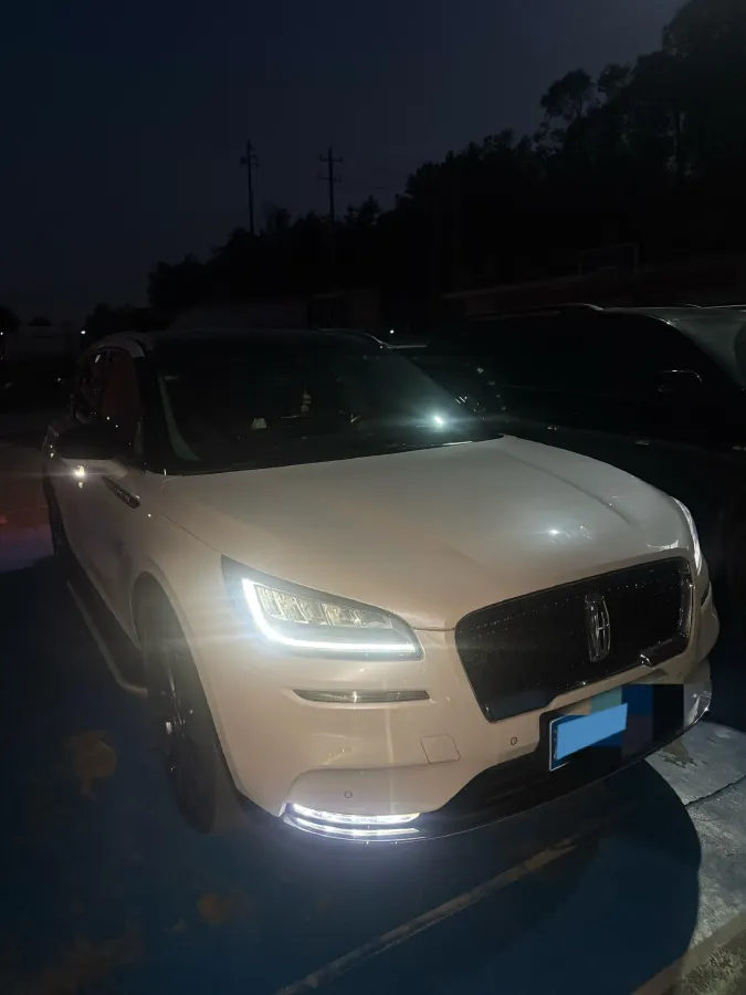 2022 Lincoln Corsair 2.0T 245HP L4 8AT,autocango,china used car exporter,china ev exporter,chinese used car exporter,chinese used ev exporter