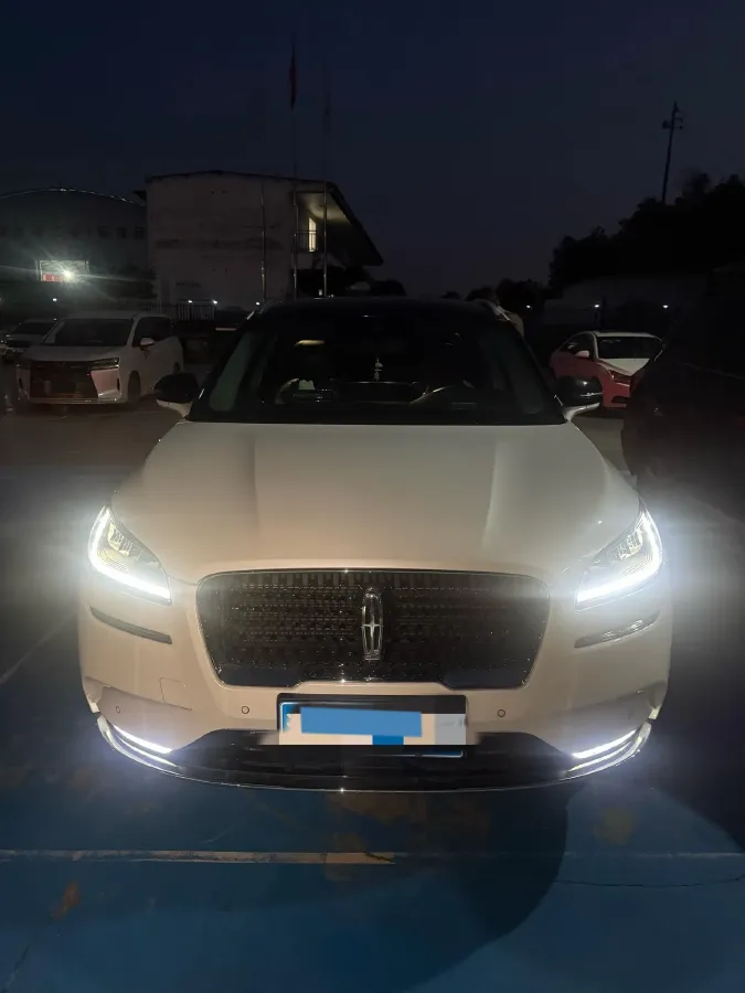 2022 Lincoln Corsair 2.0T 245HP L4 8AT,autocango,china used car exporter,china ev exporter,chinese used car exporter,chinese used ev exporter