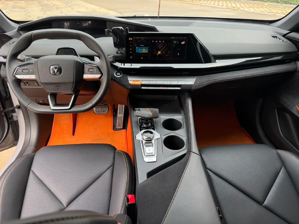 2023 ChangAn UNI-V 1.5T 188HP L4 7DCT,autocango,china used car exporter,china ev exporter,chinese used car exporter,chinese used ev exporter