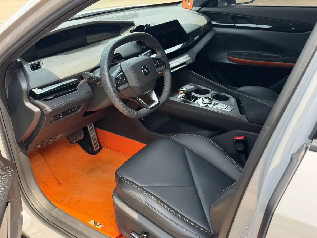 2023 ChangAn UNI-V 1.5T 188HP L4 7DCT,autocango,china used car exporter,china ev exporter,chinese used car exporter,chinese used ev exporter