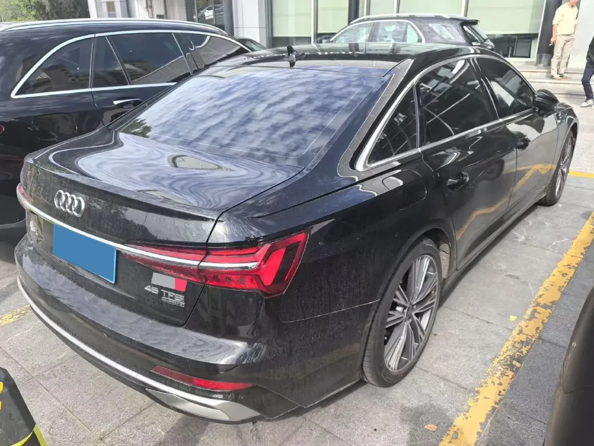 2024 Audi A6L 2.0T 245HP L4 7DCT,autocango,china used car exporter,china ev exporter,chinese used car exporter,chinese used ev exporter