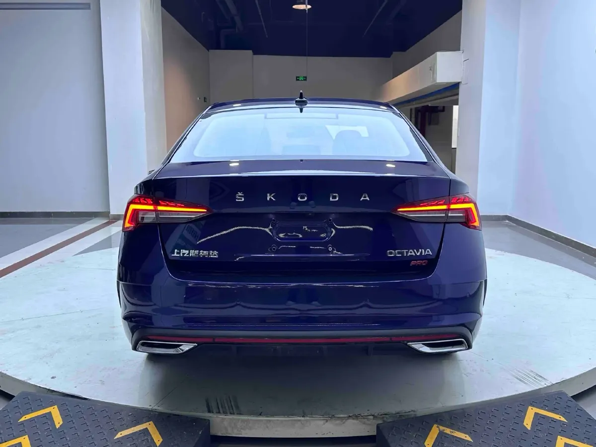 2022 Skoda Octavia 1.4T 150HP L4 7DCT,autocango,china used car exporter,china ev exporter,chinese used car exporter,chinese used ev exporter