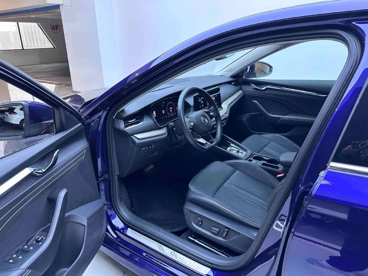 2022 Skoda Octavia 1.4T 150HP L4 7DCT,autocango,china used car exporter,china ev exporter,chinese used car exporter,chinese used ev exporter