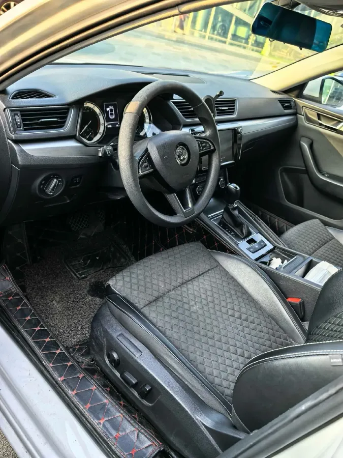 2018 Skoda Superb 1.8T 180HP L4 7DCT,autocango,china used car exporter,china ev exporter,chinese used car exporter,chinese used ev exporter