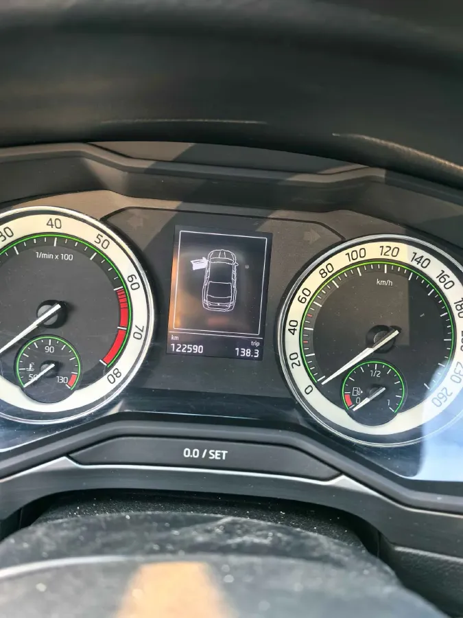 2018 Skoda Superb 1.8T 180HP L4 7DCT,autocango,china used car exporter,china ev exporter,chinese used car exporter,chinese used ev exporter