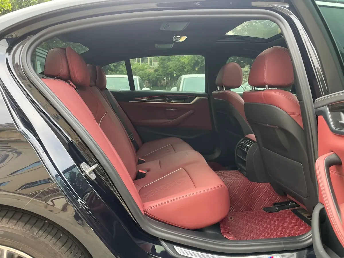 2022 BMW 5 Series 2.0T 184HP L4 8AT,autocango,china used car exporter,china ev exporter,chinese used car exporter,chinese used ev exporter