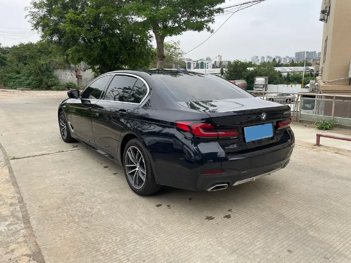 2022 BMW 5 Series 2.0T 184HP L4 8AT,autocango,china used car exporter,china ev exporter,chinese used car exporter,chinese used ev exporter