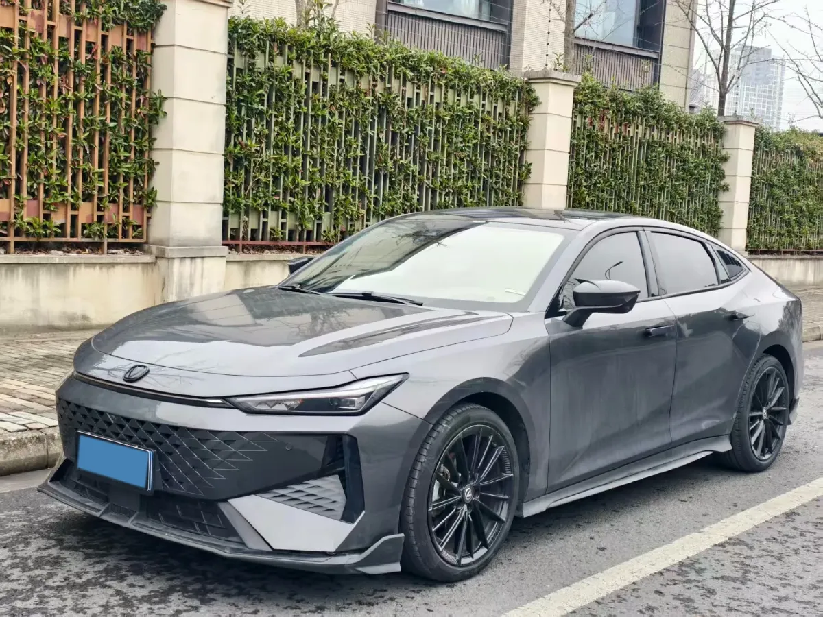 2024 ChangAn UNI-V 1.5T 188HP L4 7DCT,autocango,china used car exporter,china ev exporter,chinese used car exporter,chinese used ev exporter