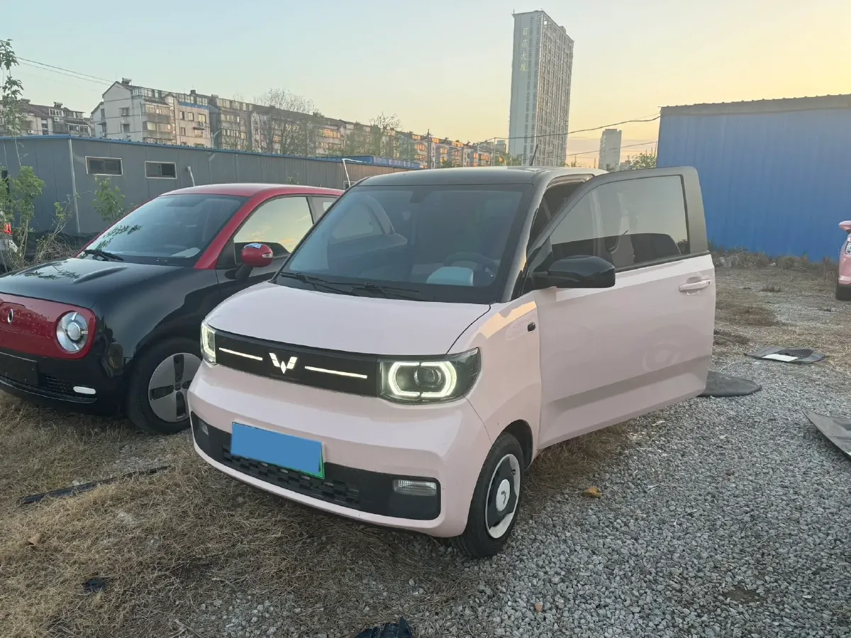 2022 WuLing HongGuang MINI EV BEV 9KWH,autocango,china used car exporter,china ev exporter,chinese used car exporter,chinese used ev exporter