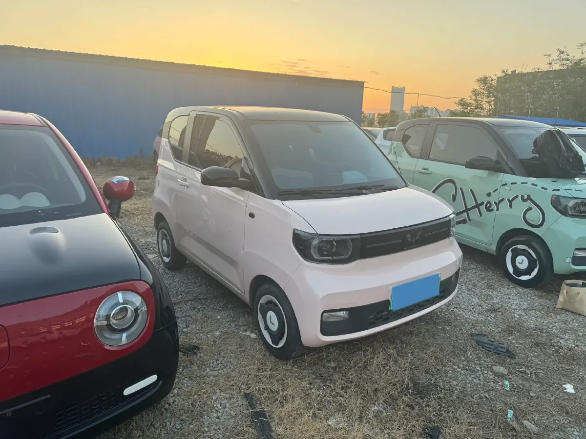 2022 WuLing HongGuang MINI EV BEV 9KWH,autocango,china used car exporter,china ev exporter,chinese used car exporter,chinese used ev exporter