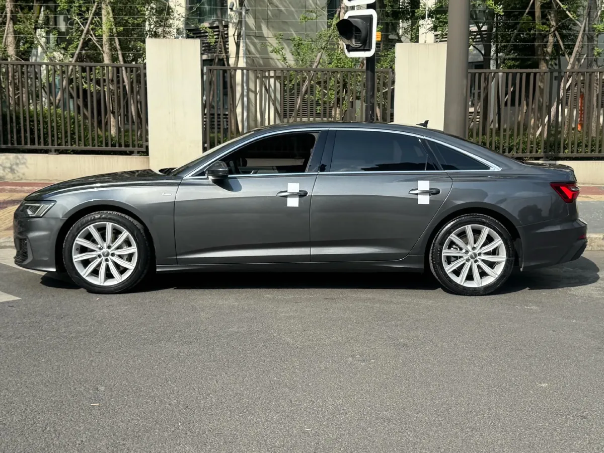 2020 Audi A6L 2.0T 224HP L4 7DCT,autocango,china used car exporter,china ev exporter,chinese used car exporter,chinese used ev exporter