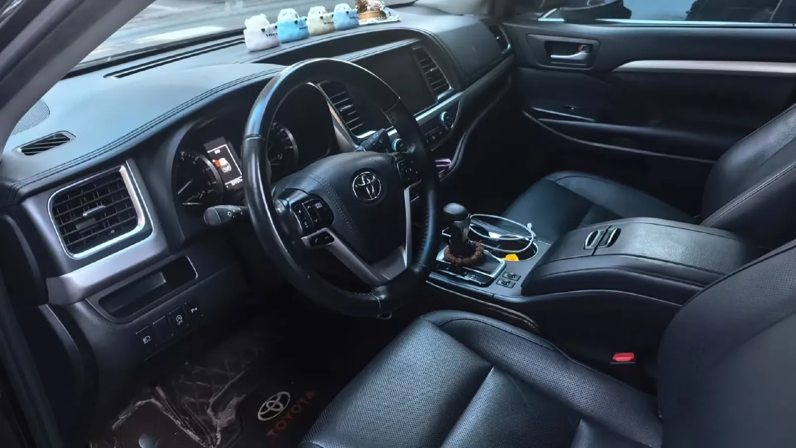 2021 Toyota Highlander 2.0T 220HP L4 6AT,autocango,china used car exporter,china ev exporter,chinese used car exporter,chinese used ev exporter