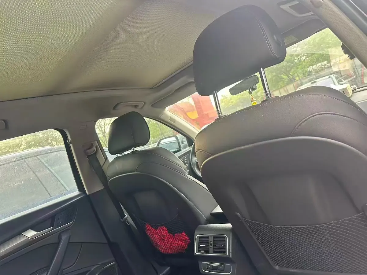 2021 Audi Q5L 2.0T 252HP L4 7DCT,autocango,china used car exporter,china ev exporter,chinese used car exporter,chinese used ev exporter