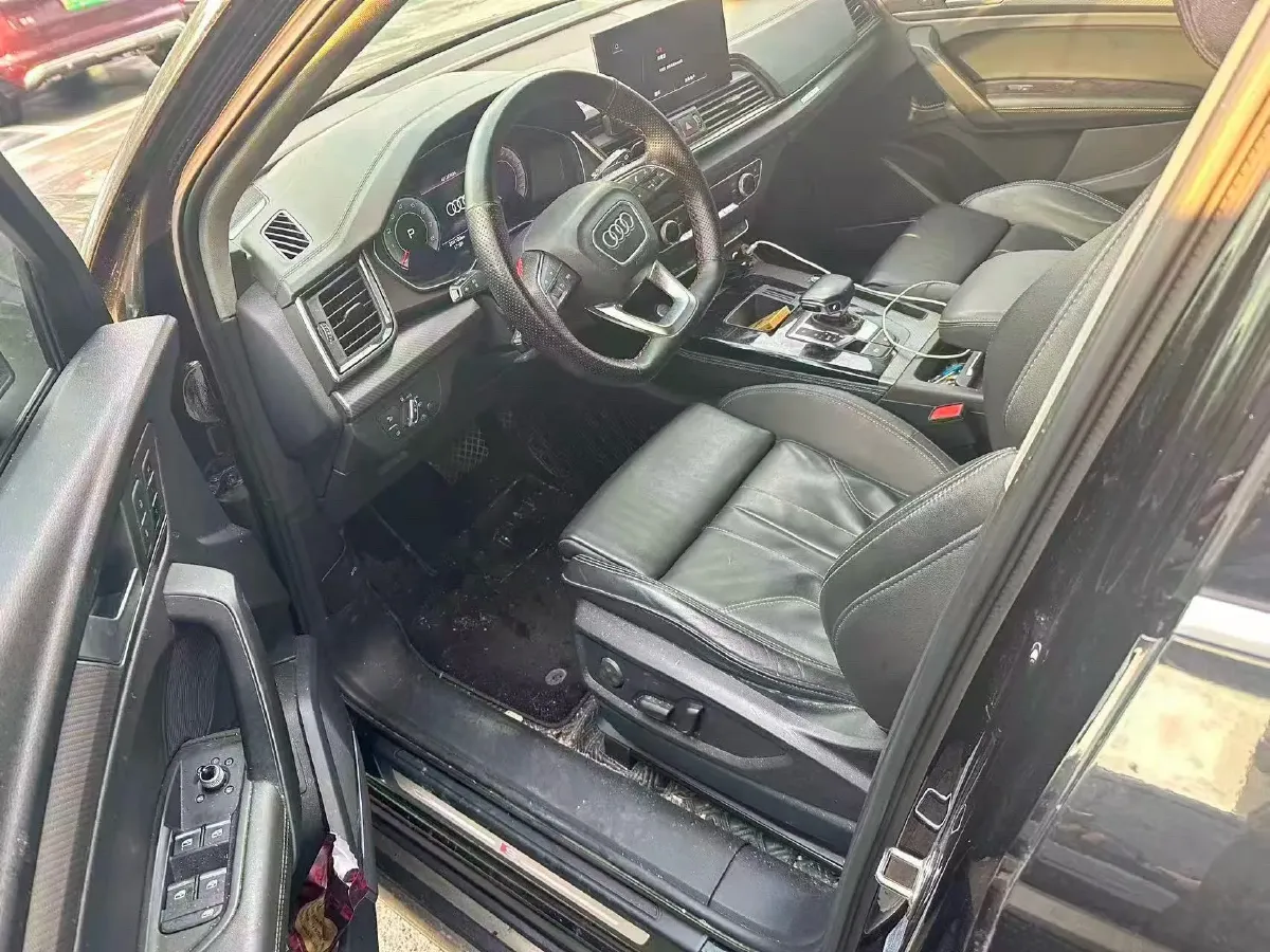 2021 Audi Q5L 2.0T 252HP L4 7DCT,autocango,china used car exporter,china ev exporter,chinese used car exporter,chinese used ev exporter