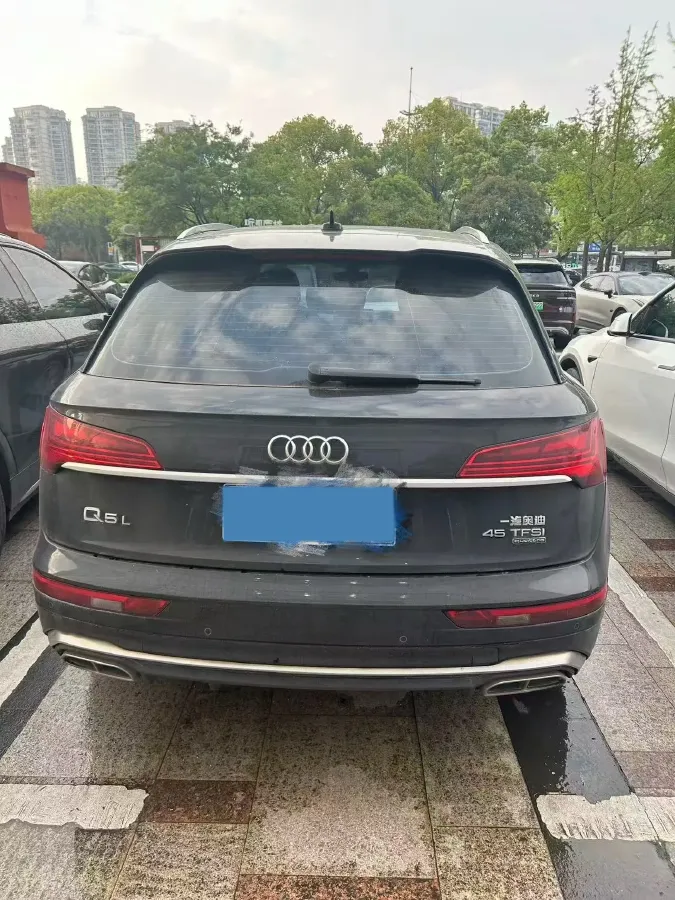 2021 Audi Q5L 2.0T 252HP L4 7DCT,autocango,china used car exporter,china ev exporter,chinese used car exporter,chinese used ev exporter