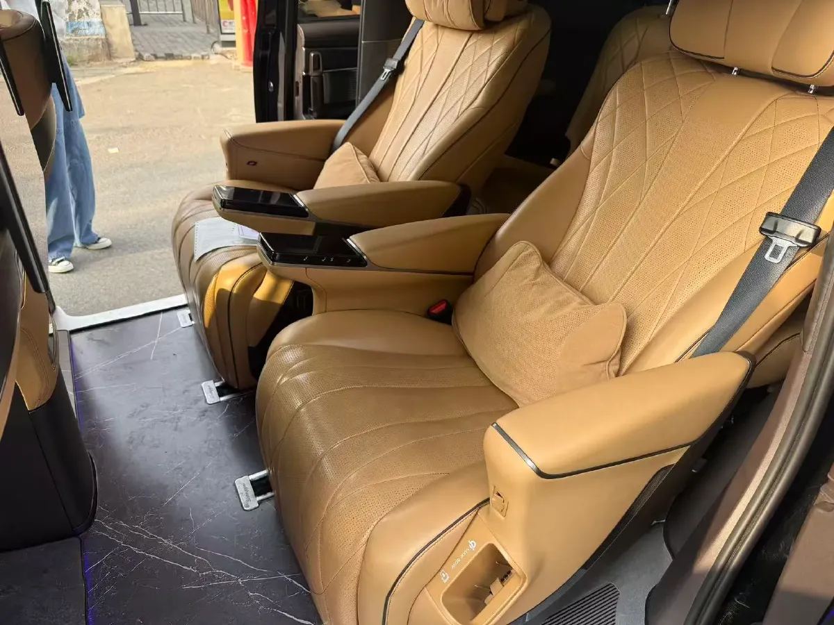 2024 Denza D9 1.5T 139HP L4 E-CVT PHEV 40KWH,autocango,china used car exporter,china ev exporter,chinese used car exporter,chinese used ev exporter