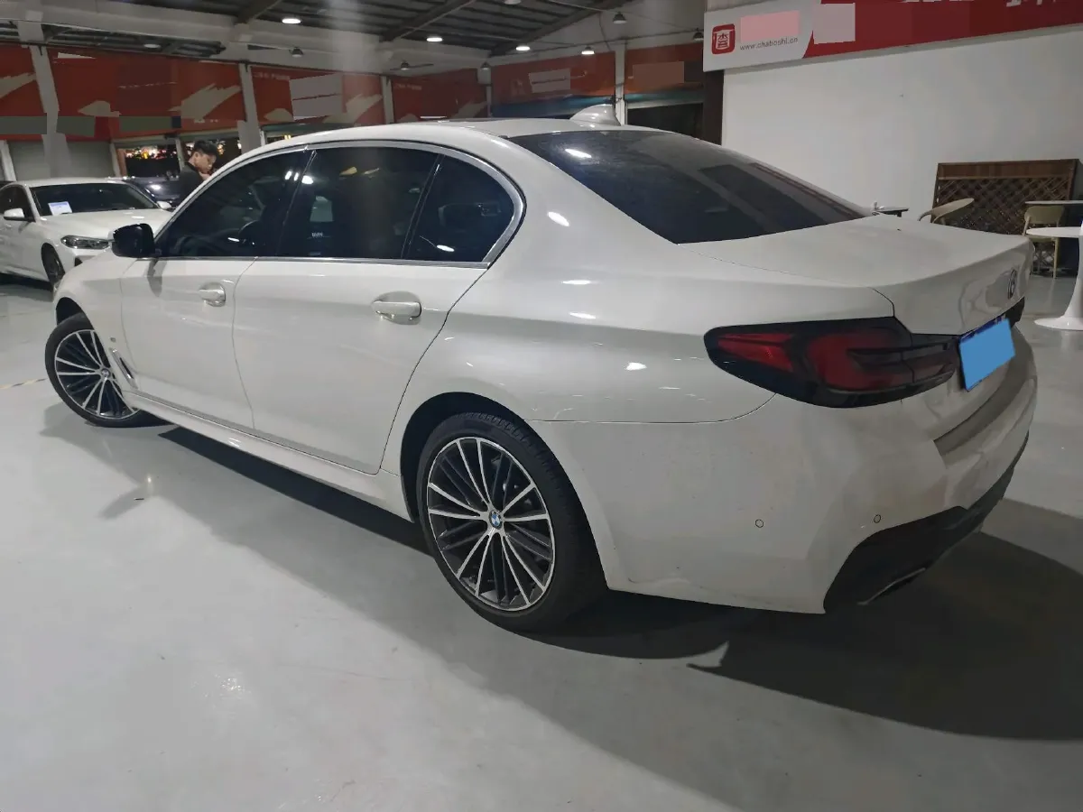 2022 BMW 5 Series 2.0T 252HP L4 8AT,autocango,china used car exporter,china ev exporter,chinese used car exporter,chinese used ev exporter