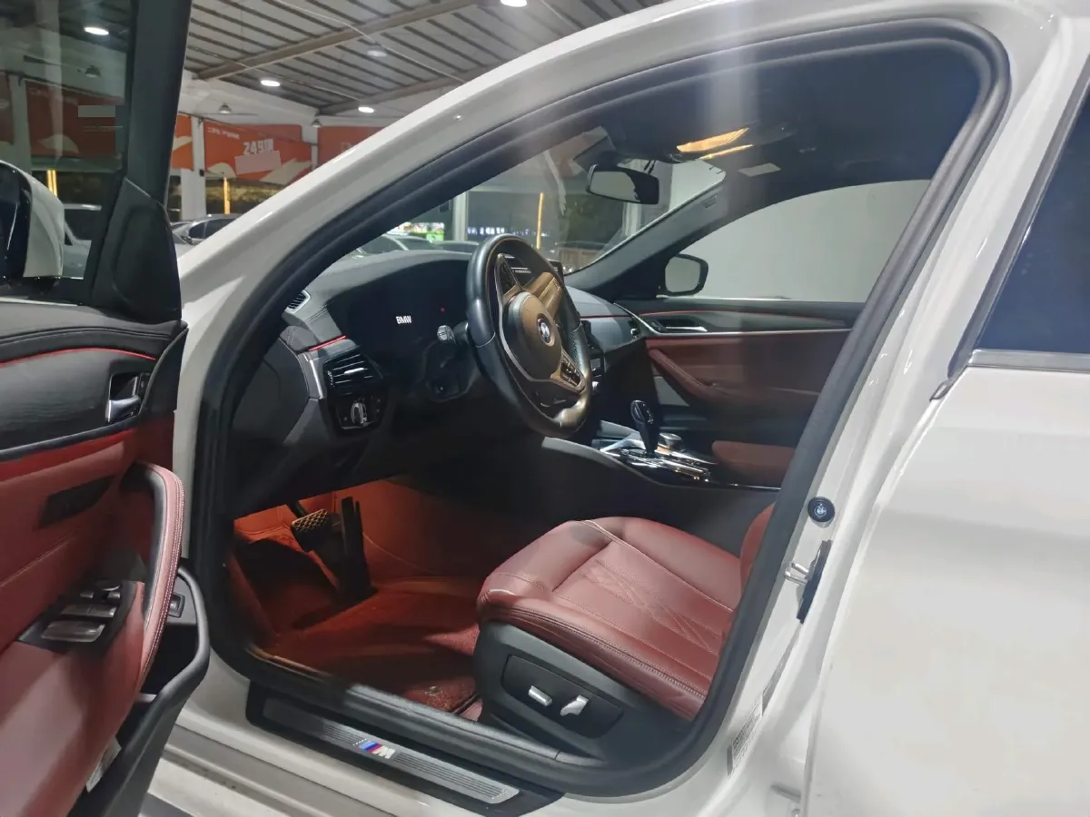 2022 BMW 5 Series 2.0T 252HP L4 8AT,autocango,china used car exporter,china ev exporter,chinese used car exporter,chinese used ev exporter