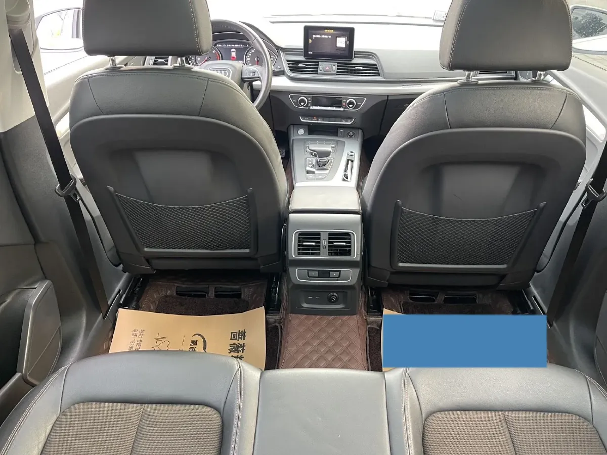 2020 Audi Q5L 2.0T 190HP L4 7DCT,autocango,china used car exporter,china ev exporter,chinese used car exporter,chinese used ev exporter