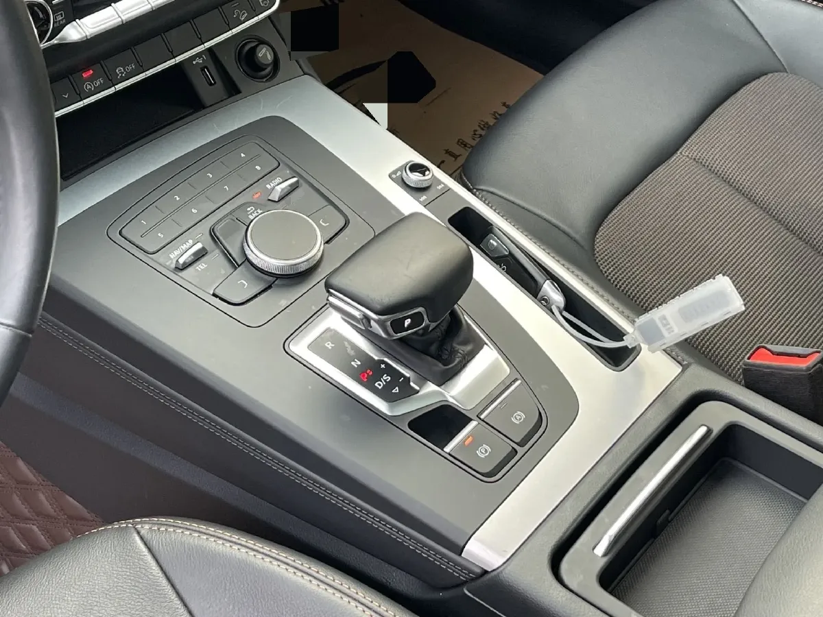 2020 Audi Q5L 2.0T 190HP L4 7DCT,autocango,china used car exporter,china ev exporter,chinese used car exporter,chinese used ev exporter