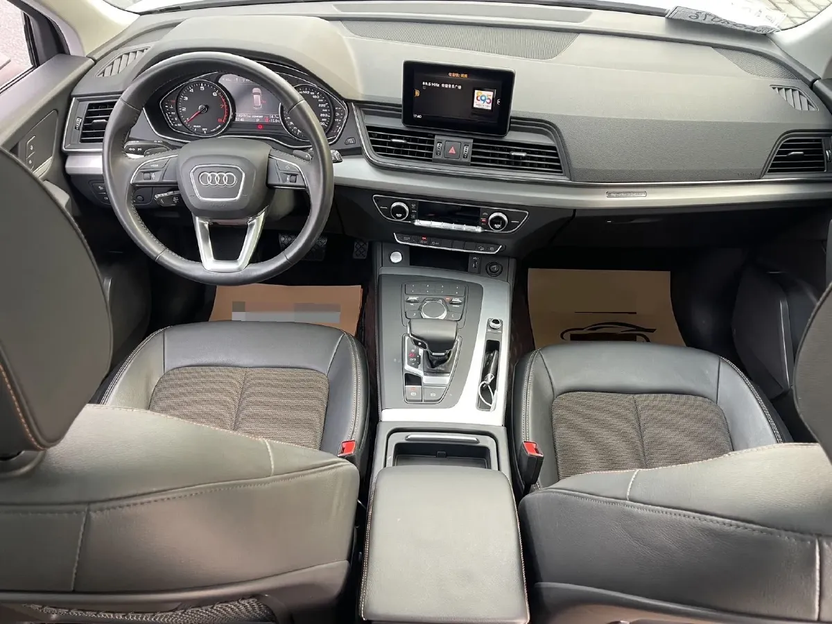 2020 Audi Q5L 2.0T 190HP L4 7DCT,autocango,china used car exporter,china ev exporter,chinese used car exporter,chinese used ev exporter