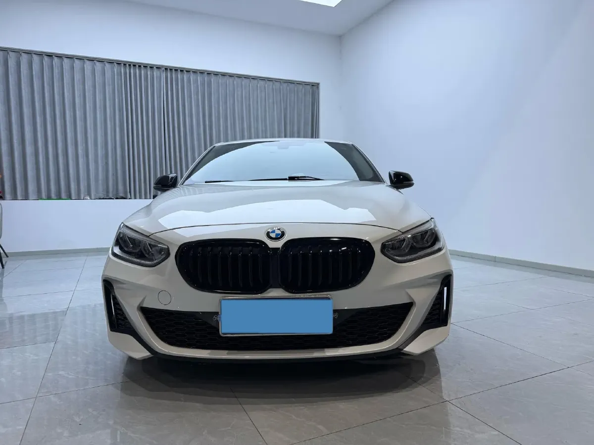 2023 BMW 1 Series 1.5T 136HP L3 7DCT,autocango,china used car exporter,china ev exporter,chinese used car exporter,chinese used ev exporter