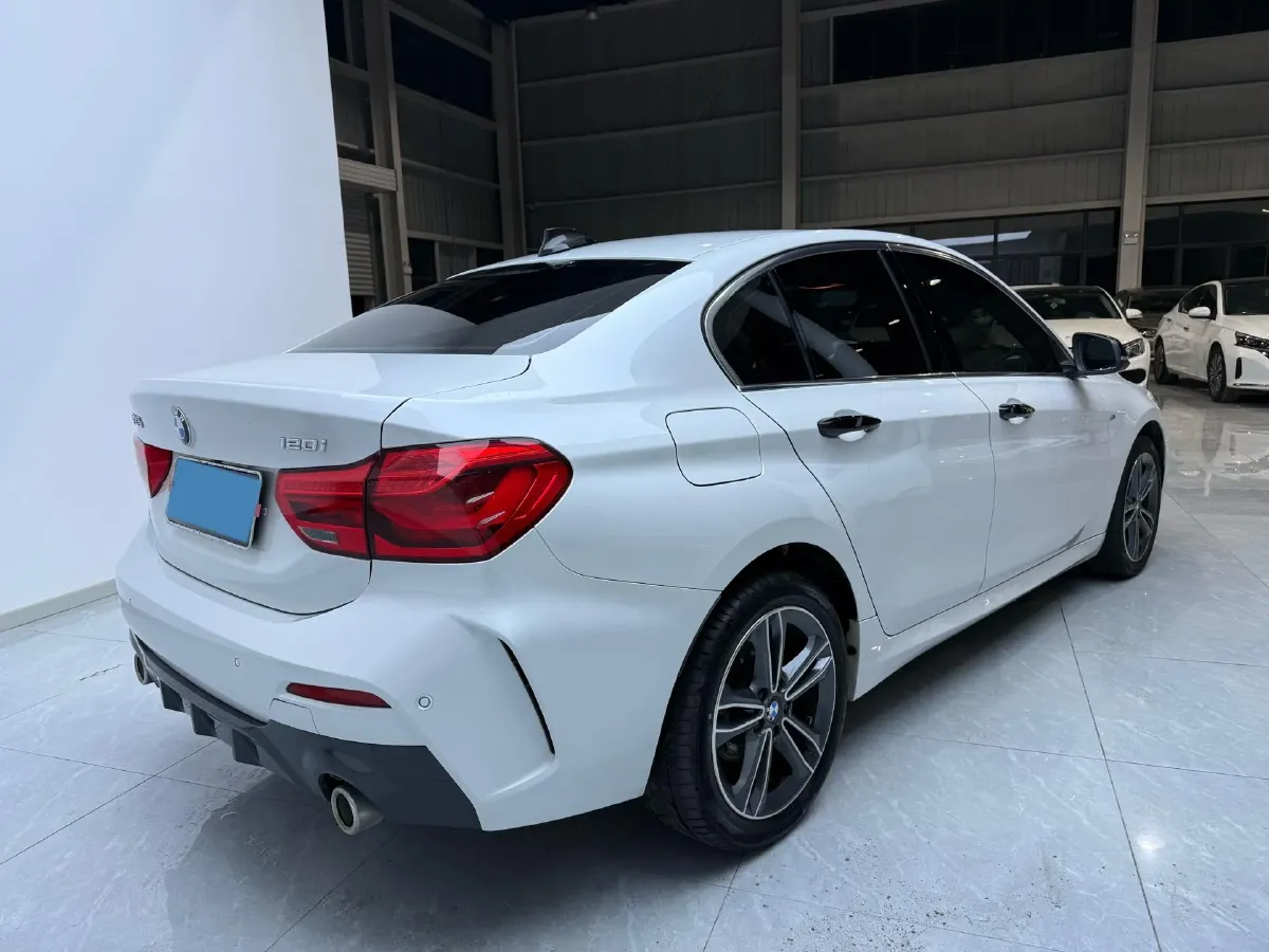 2023 BMW 1 Series 1.5T 136HP L3 7DCT,autocango,china used car exporter,china ev exporter,chinese used car exporter,chinese used ev exporter