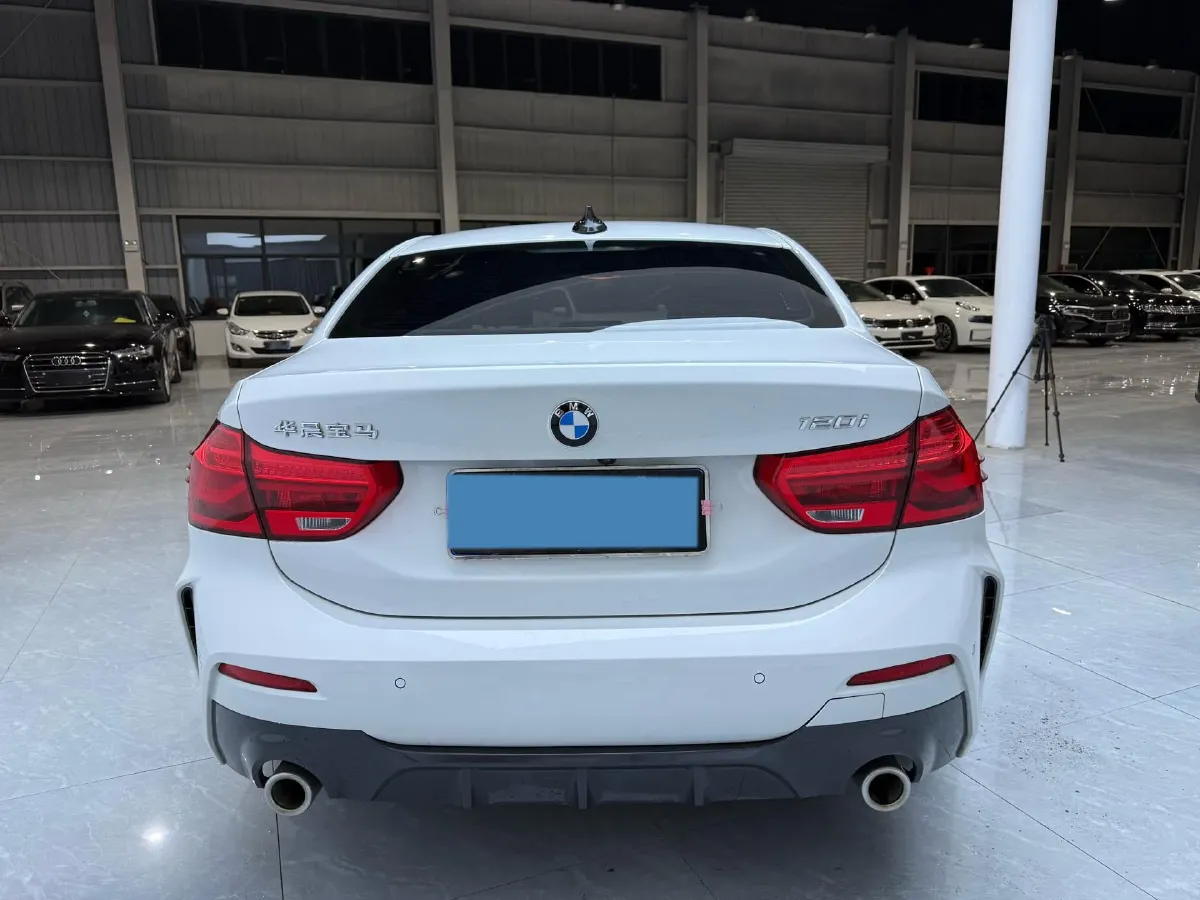 2023 BMW 1 Series 1.5T 136HP L3 7DCT,autocango,china used car exporter,china ev exporter,chinese used car exporter,chinese used ev exporter