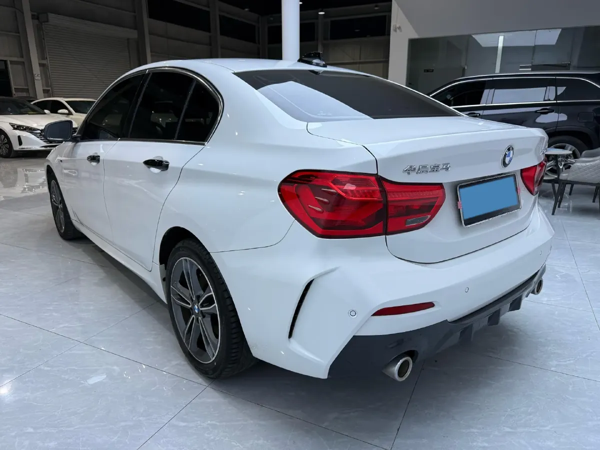 2023 BMW 1 Series 1.5T 136HP L3 7DCT,autocango,china used car exporter,china ev exporter,chinese used car exporter,chinese used ev exporter