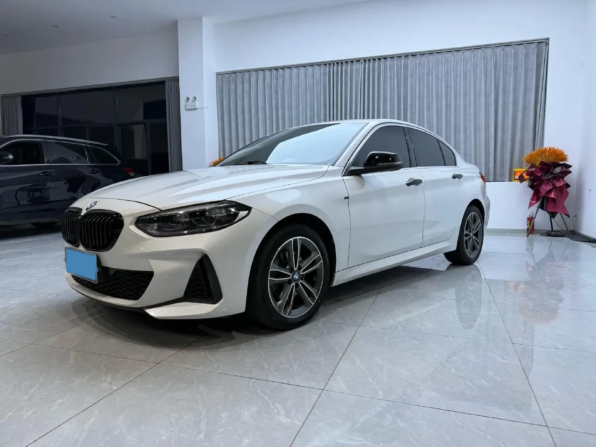 2023 BMW 1 Series 1.5T 136HP L3 7DCT,autocango,china used car exporter,china ev exporter,chinese used car exporter,chinese used ev exporter