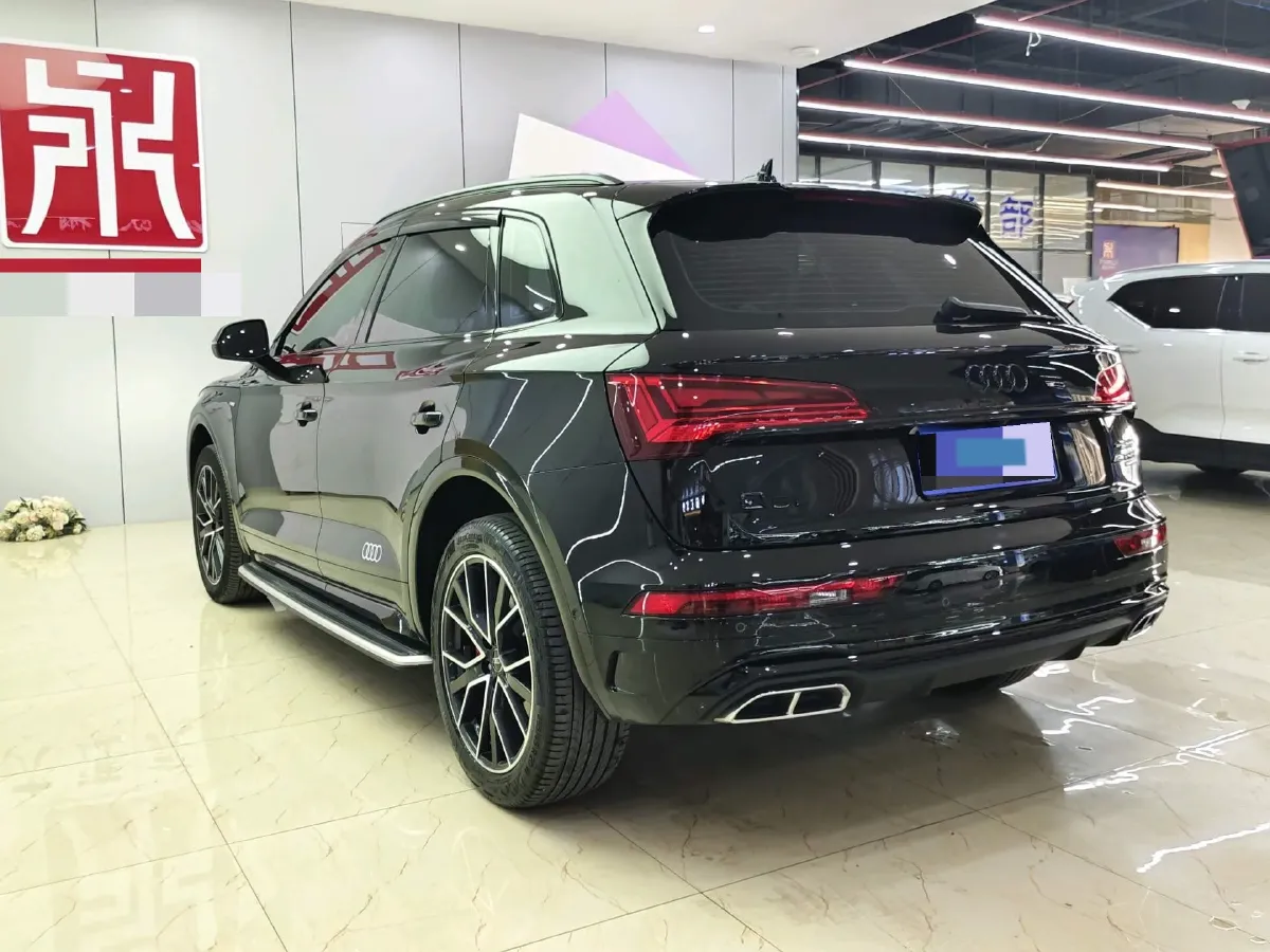 2025 Audi Q5L 2.0T 245HP L4 7DCT,autocango,china used car exporter,china ev exporter,chinese used car exporter,chinese used ev exporter