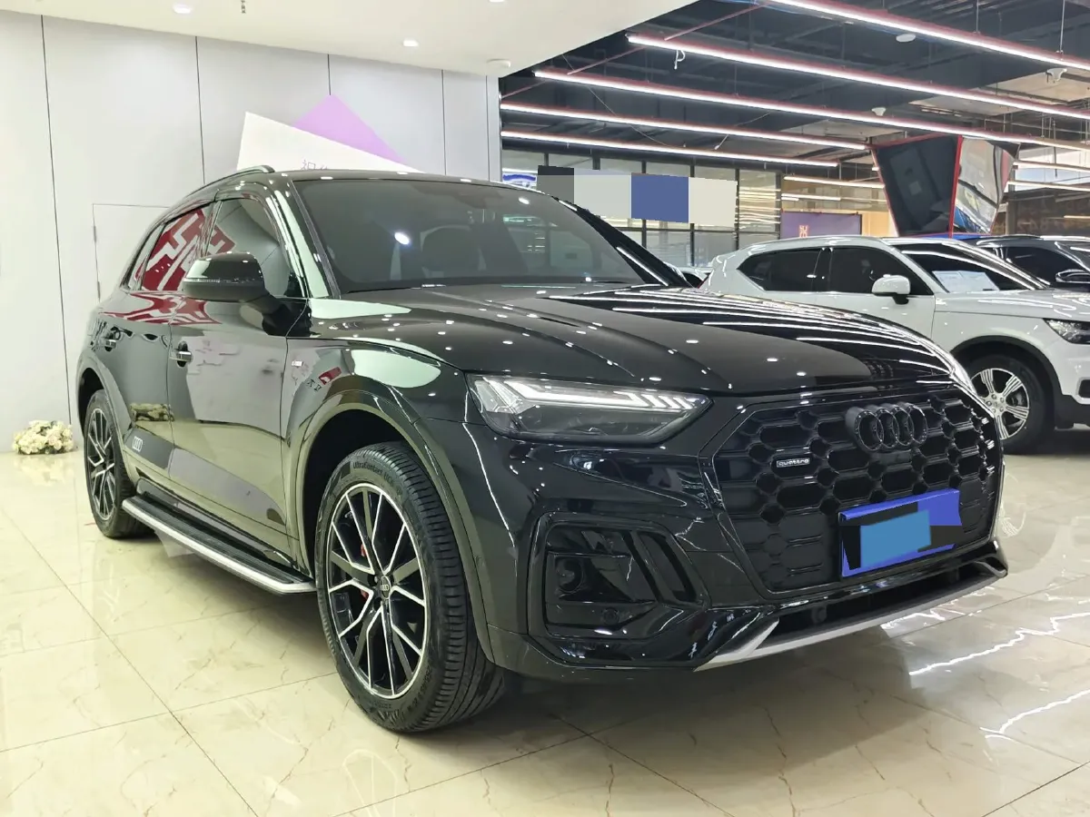 2025 Audi Q5L 2.0T 245HP L4 7DCT,autocango,china used car exporter,china ev exporter,chinese used car exporter,chinese used ev exporter
