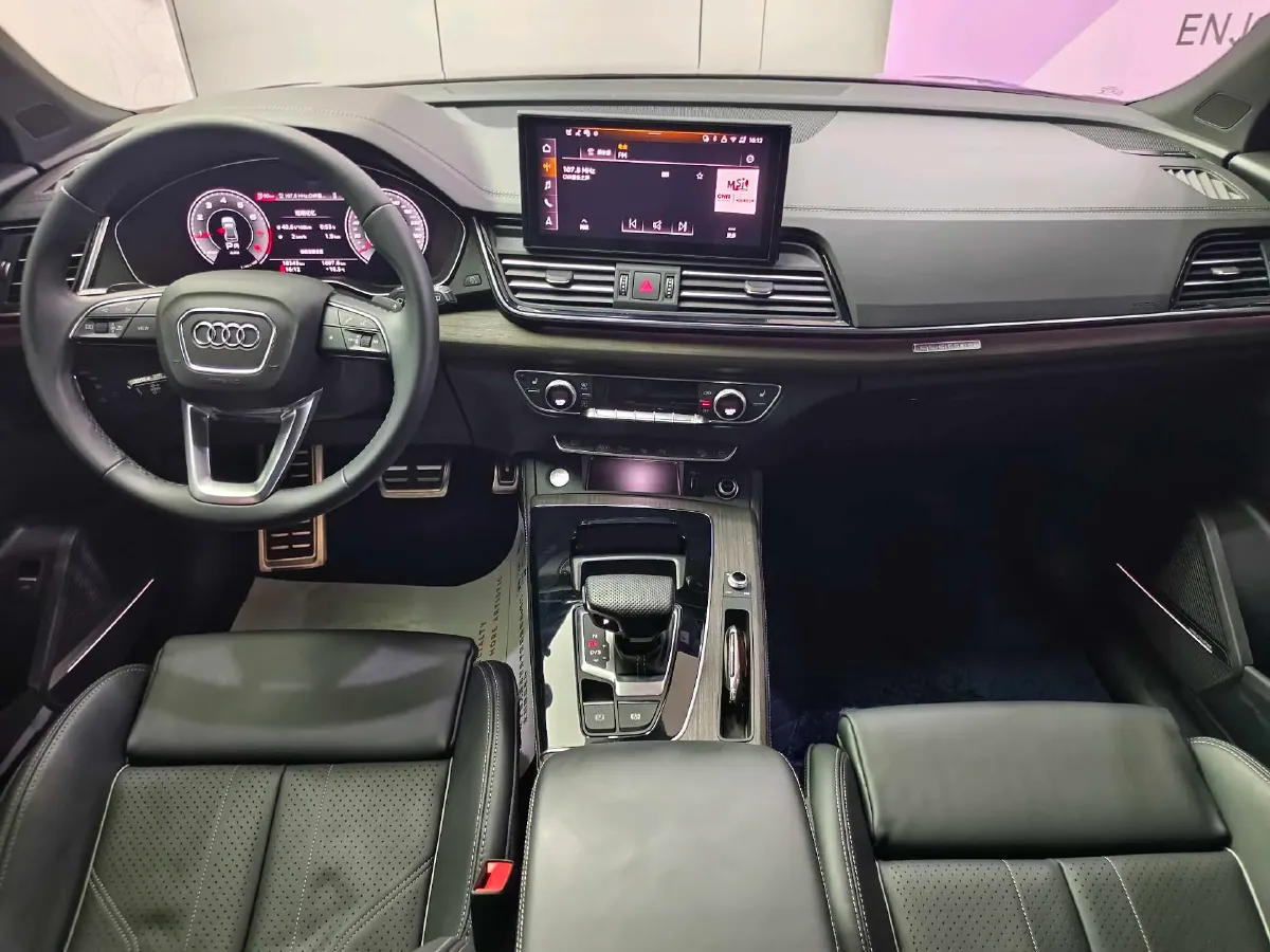 2025 Audi Q5L 2.0T 245HP L4 7DCT,autocango,china used car exporter,china ev exporter,chinese used car exporter,chinese used ev exporter