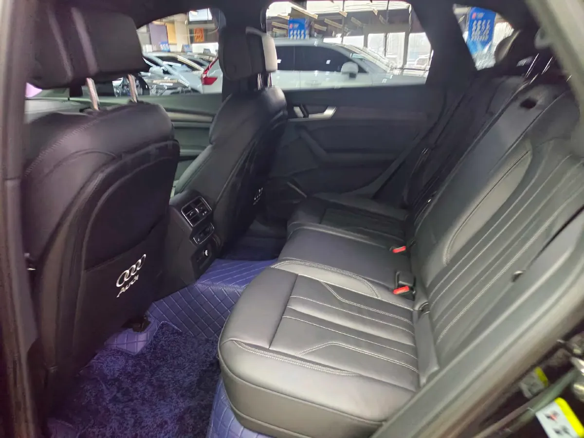 2025 Audi Q5L 2.0T 245HP L4 7DCT,autocango,china used car exporter,china ev exporter,chinese used car exporter,chinese used ev exporter