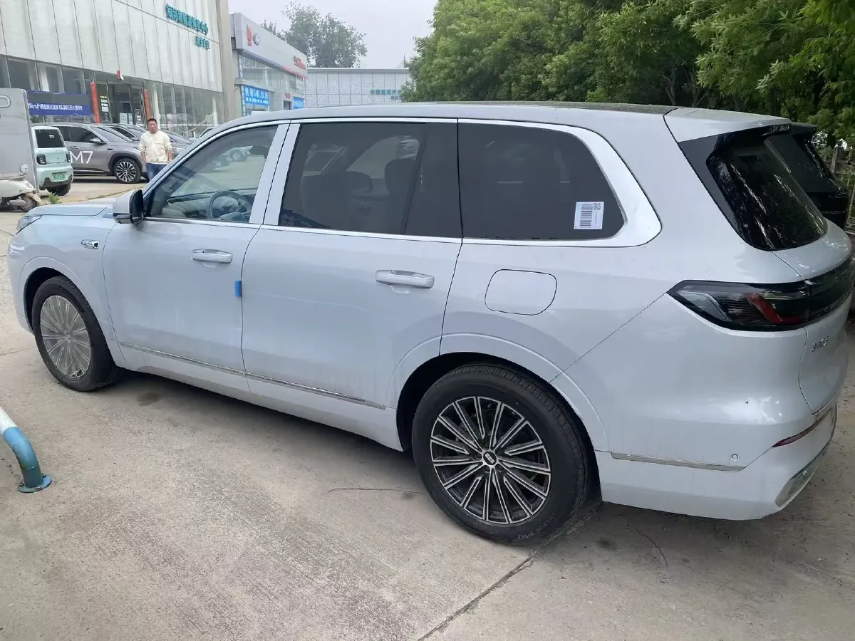 2025 Volkswagen Tiguan L 2.0T 220HP L4 7DCT,autocango,china used car exporter,china ev exporter,chinese used car exporter,chinese used ev exporter