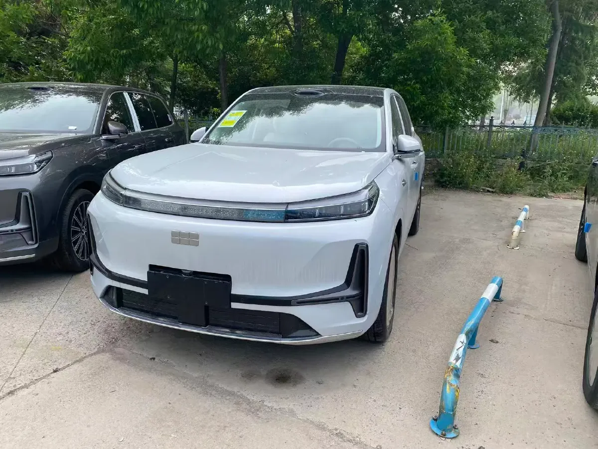 2025 Volkswagen Tiguan L 2.0T 220HP L4 7DCT,autocango,china used car exporter,china ev exporter,chinese used car exporter,chinese used ev exporter