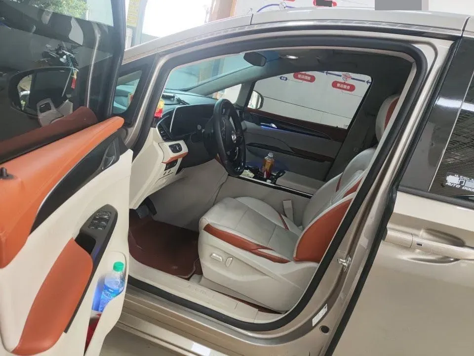 2023 Buick GL8 2.0T 237HP L4 9AT,autocango,china used car exporter,china ev exporter,chinese used car exporter,chinese used ev exporter