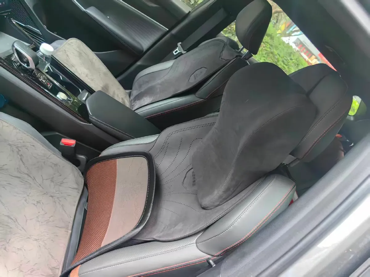 2024 Geely Emgrand L HiP 1.5T 181HP L4 3DHT PHEV 15.5KWH,autocango,china used car exporter,china ev exporter,chinese used car exporter,chinese used ev exporter