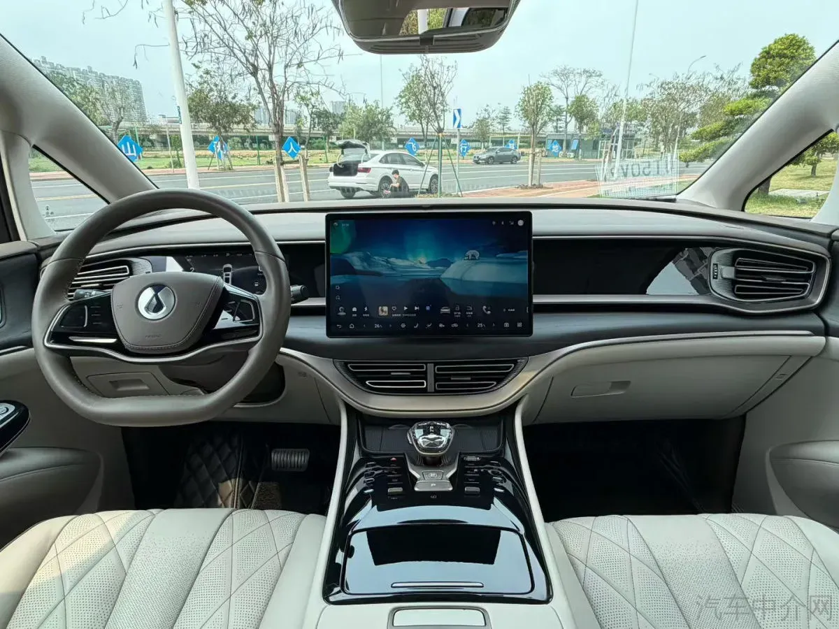 2022 Mercedes-Benz GLC Class 2.0T 197HP L4 9AT,autocango,china used car exporter,china ev exporter,chinese used car exporter,chinese used ev exporter