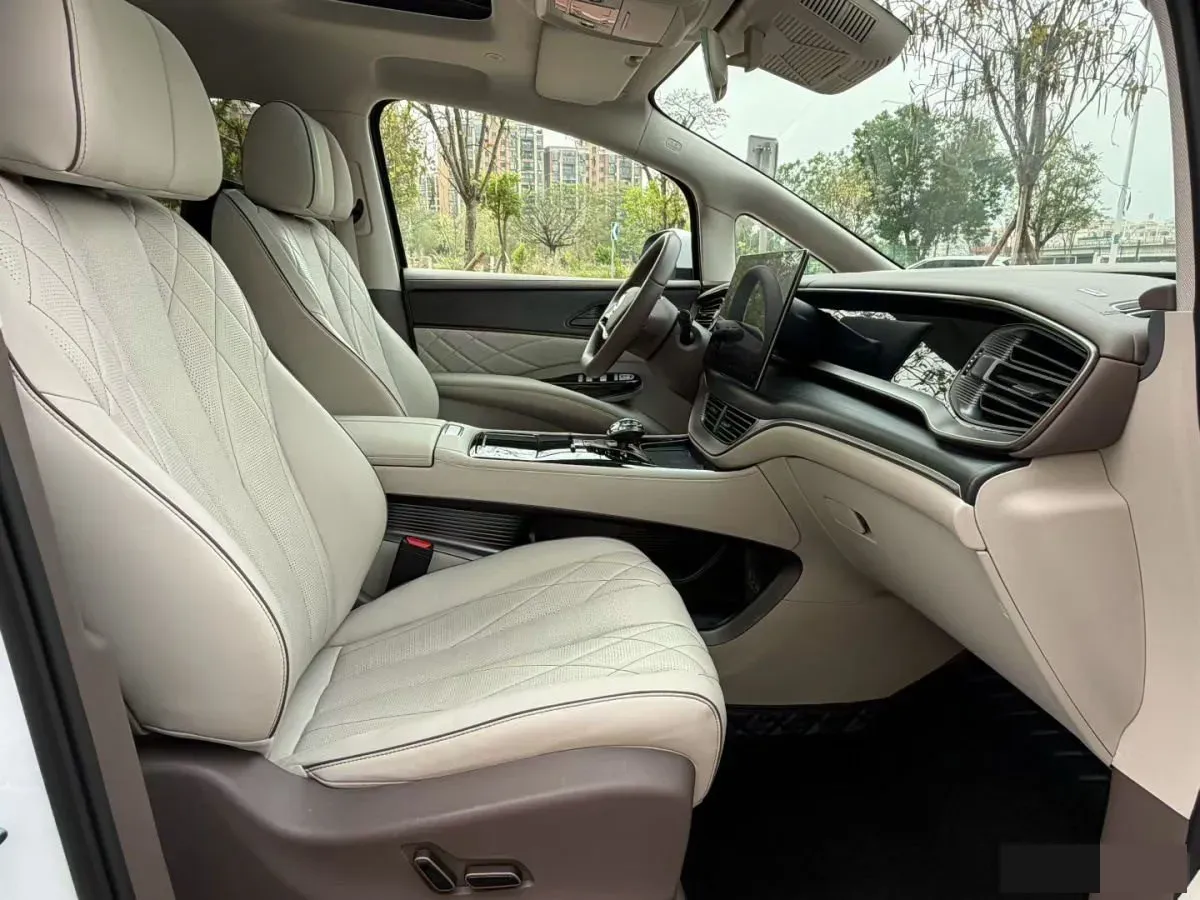 2022 Mercedes-Benz GLC Class 2.0T 197HP L4 9AT,autocango,china used car exporter,china ev exporter,chinese used car exporter,chinese used ev exporter