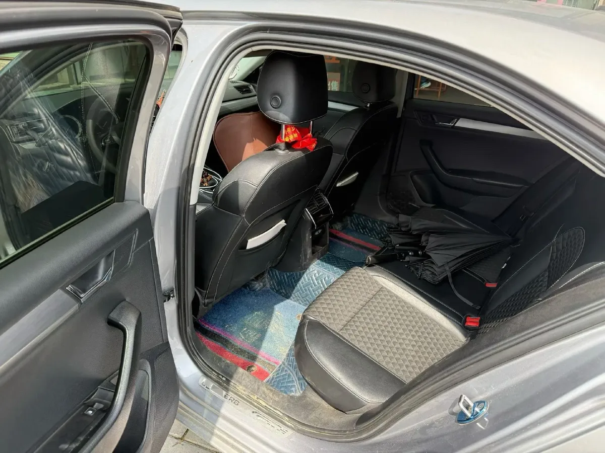 2018 Skoda Superb 1.4T 150HP L4 7DCT,autocango,china used car exporter,china ev exporter,chinese used car exporter,chinese used ev exporter