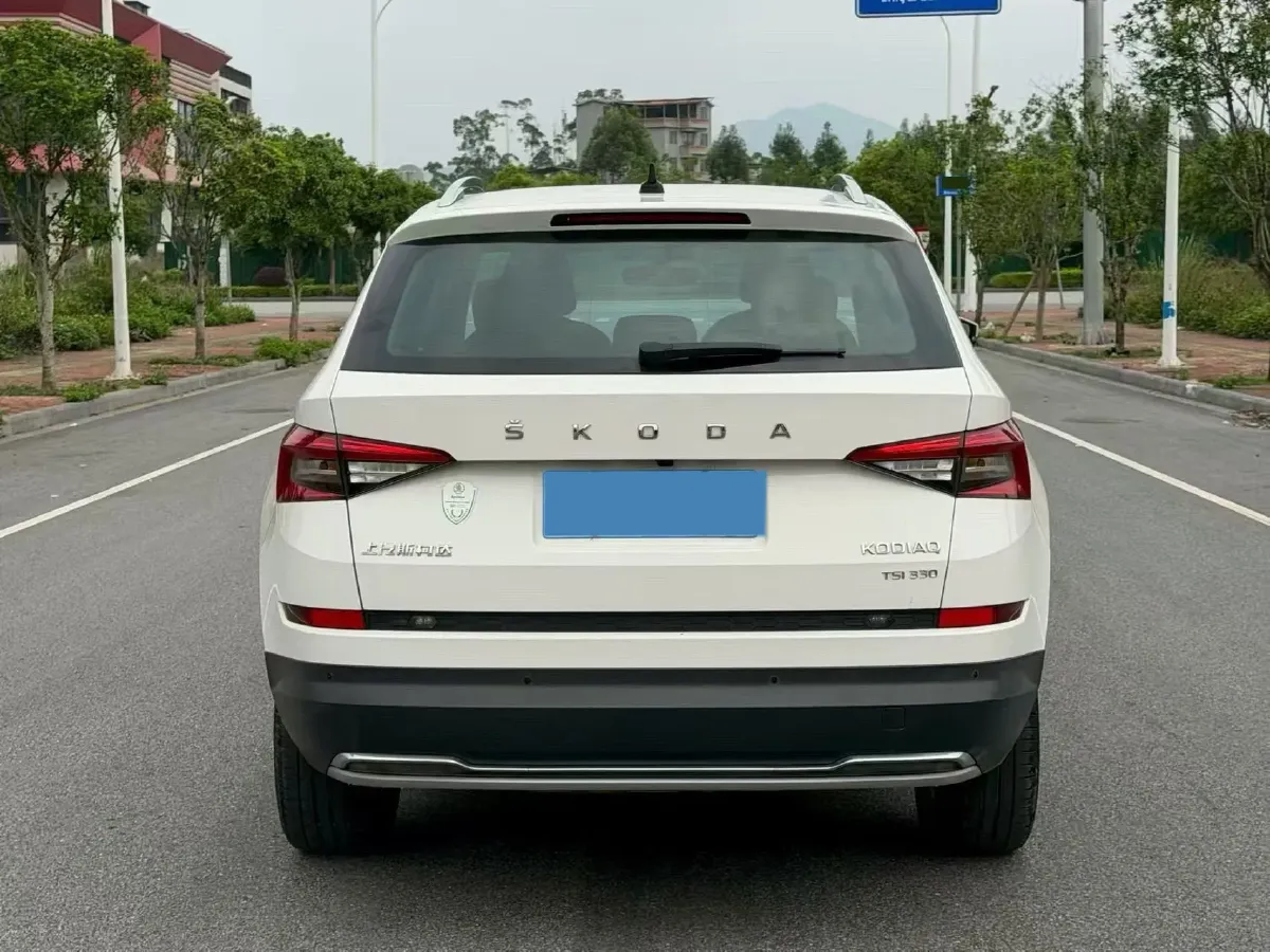 2022 Skoda Kodiak 2.0T 186HP L4 7DCT,autocango,china used car exporter,china ev exporter,chinese used car exporter,chinese used ev exporter