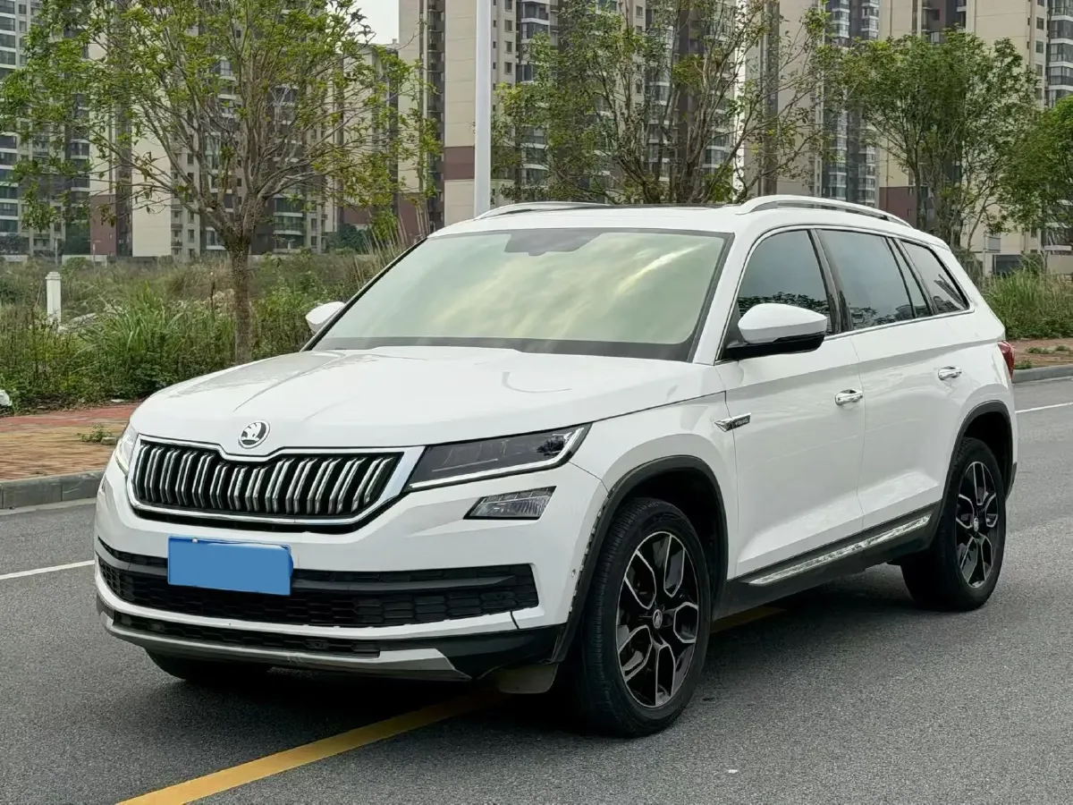 2022 Skoda Kodiak 2.0T 186HP L4 7DCT,autocango,china used car exporter,china ev exporter,chinese used car exporter,chinese used ev exporter