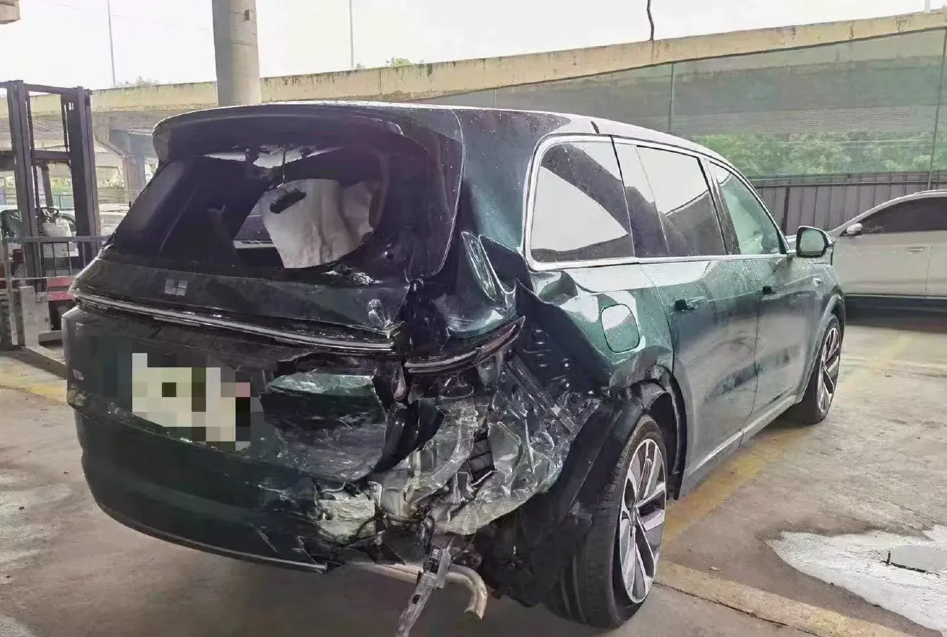 2022 Li L9 Range Extended 154HP REEV 42.6KWH,autocango,china used car exporter,china ev exporter,chinese used car exporter,chinese used ev exporter