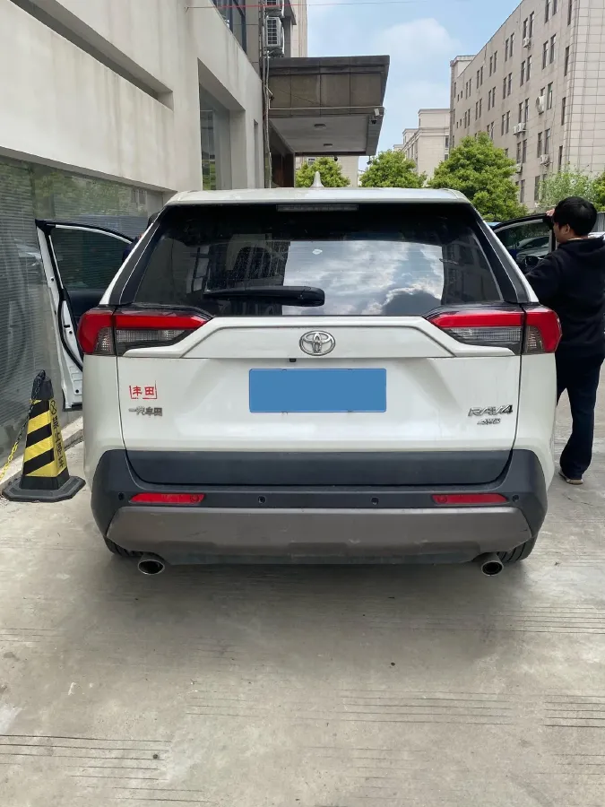 2020 Toyota RAV4 2.0L 171HP L4 CVT,autocango,china used car exporter,china ev exporter,chinese used car exporter,chinese used ev exporter